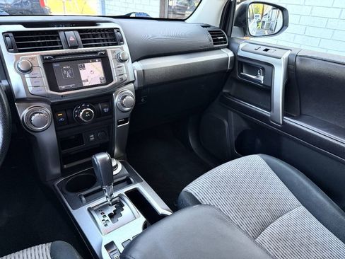 Used 2016 Toyota 4Runner SR5 AWD/4WD image 18