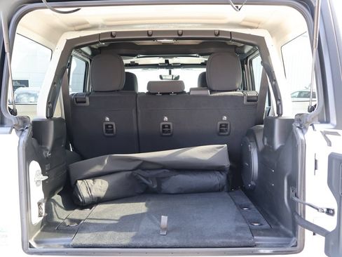 Used 2023 Jeep Wrangler Unlimited w/ Cold Weather Group AWD/4WD image 14
