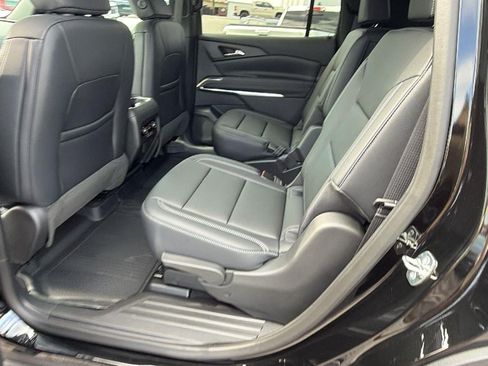 New 2026 Chevrolet Traverse LT w/ Sun and Wheel Package FWD image 17