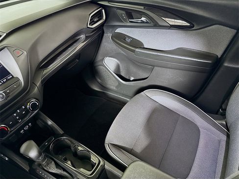 Used 2023 Chevrolet TrailBlazer LS image 19