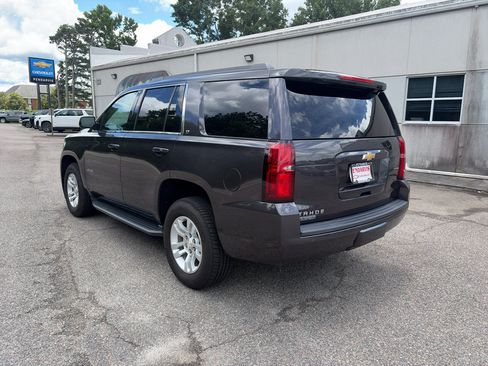 Used 2018 Chevrolet Tahoe LT w/ Luxury Package RWD image 5