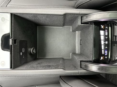 Used 2025 Volvo XC90 B6 Plus w/ Protection Package Premier image 21