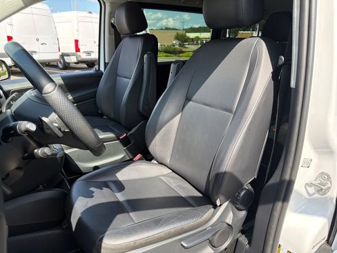 Used 2023 Mercedes-Benz Metris Passenger image 22