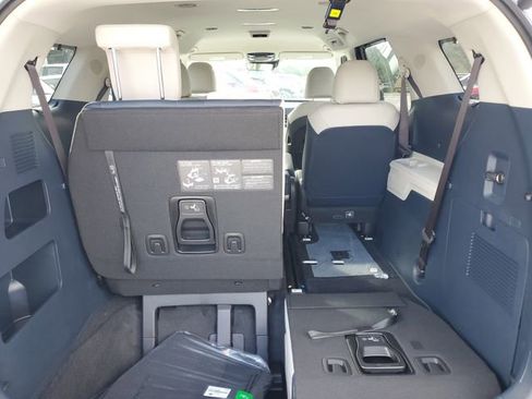 New 2026 Kia Carnival EX image 28