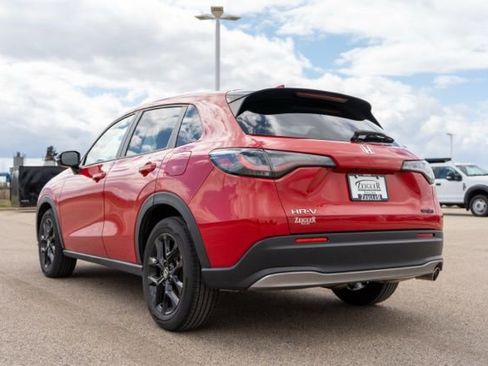 Used 2025 Honda HR-V Sport image 5