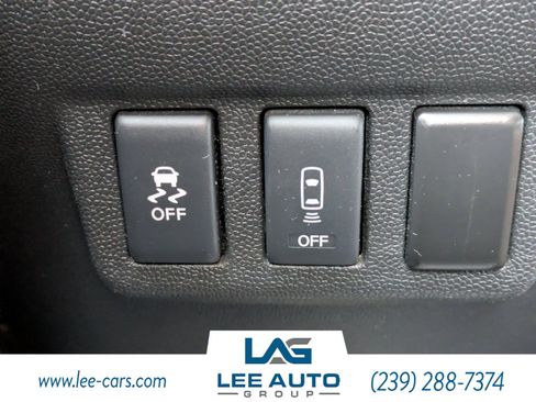 Used 2015 Nissan Titan SV w/ SV Value Truck Package image 18