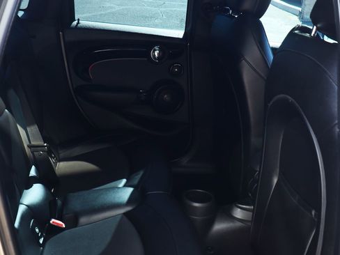 Used 2017 MINI Cooper S image 27