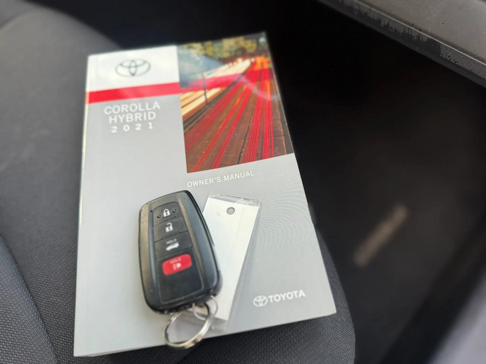 Used 2021 Toyota Corolla LE FWD image 47