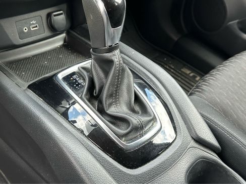 Used 2018 Nissan Rogue S AWD/4WD image 17
