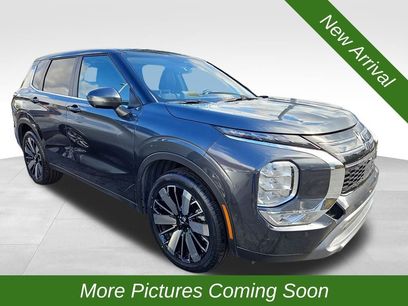 Used 2025 Mitsubishi Outlander SE