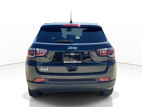 Used 2024 Jeep Compass Sport AWD/4WD image 5