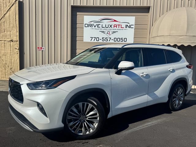 Used 2020 Toyota Highlander Platinum FWD image 1