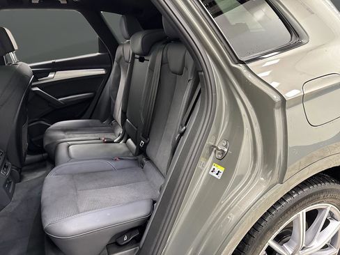 Used 2023 Audi Q5 e Prestige w/ Prestige Package image 29