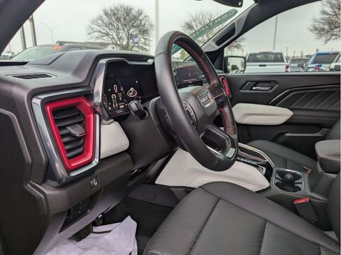 Certified 2024 GMC Canyon AT4X image 9