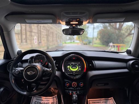 Used 2018 MINI Cooper 2-Door Hardtop image 10