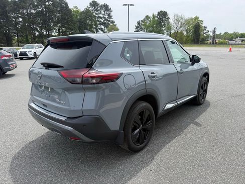 Used 2023 Nissan Rogue SL image 8
