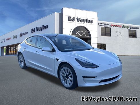 Used 2022 Tesla Model 3 Long Range image 1