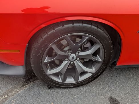 Used 2019 Dodge Challenger R/T image 12