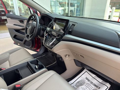 Certified 2023 Honda Odyssey Touring image 30
