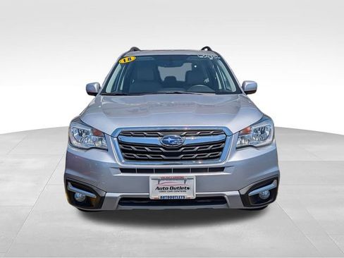 Used 2018 Subaru Forester 2.5i Limited AWD/4WD image 2