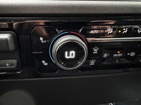 Used 2024 Chevrolet Silverado 3500 LT w/ Convenience Package image 13