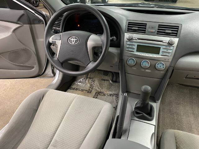 Used 2009 Toyota Camry FWD image 16