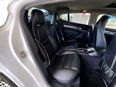 Used 2016 Porsche Panamera S image 25