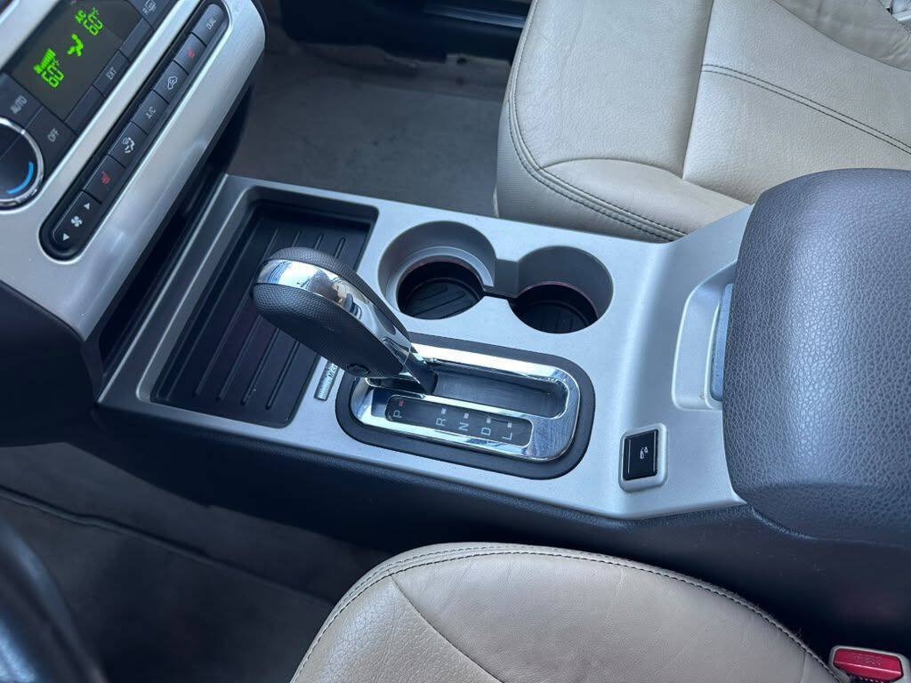 Used 2010 Ford Edge Limited FWD image 18