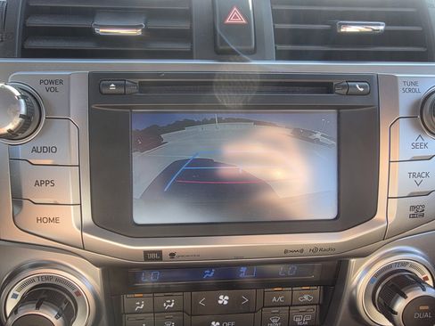 Used 2016 Toyota 4Runner Limited image 19