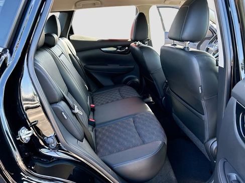 Certified 2022 Nissan Rogue Sport SV w/ Technology Package FWD image 21