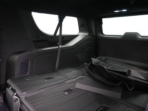 New 2025 Chevrolet Suburban Premier image 10