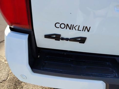 Used 2024 Toyota Tacoma TRD Off-Road image 34