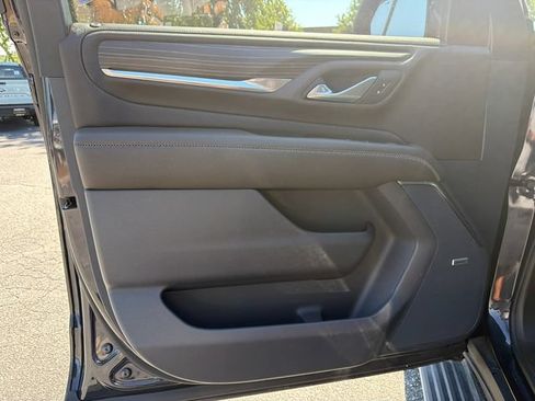 Used 2024 GMC Yukon Denali AWD/4WD image 10