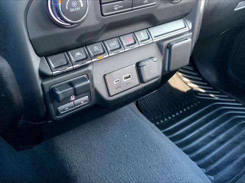 Certified 2024 Chevrolet Silverado 1500 Custom image 33