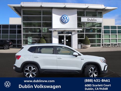 Used 2022 Volkswagen Taos SEL AWD/4WD image 3