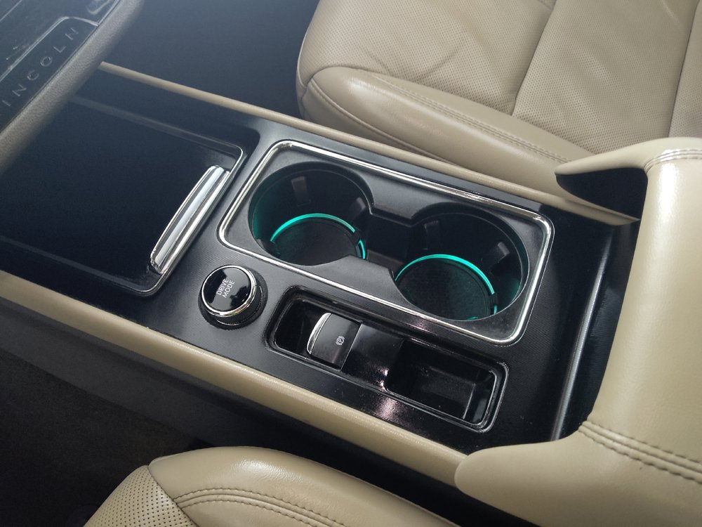 Used 2022 Lincoln Corsair AWD w/ Premium Package image 26