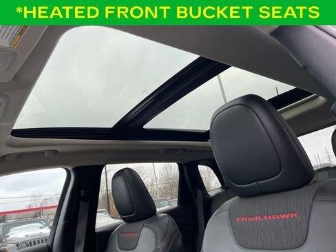 Used 2017 Jeep Cherokee Trailhawk w/ Comfort/Convenience Group image 17