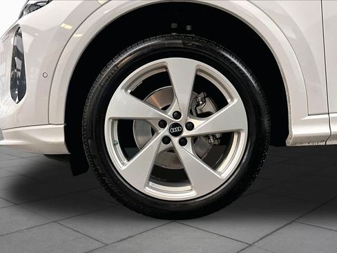 Used 2025 Audi Q5 Premium Plus w/ Premium Plus AWD/4WD image 11