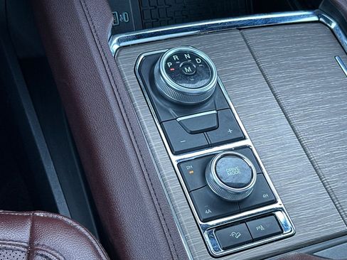 Used 2024 Ford Expedition Limited image 27