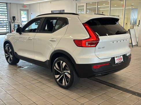 Used 2025 Volvo XC40 B5 Ultra AWD/4WD image 7