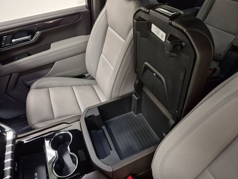 New 2026 GMC Yukon XL Elevation w/ LPO, Floor Liner Package image 36