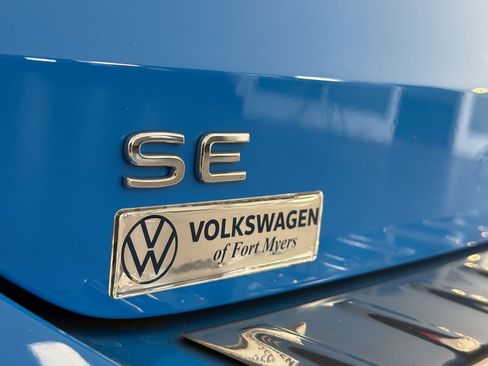 Used 2023 Volkswagen Taos SE FWD image 34