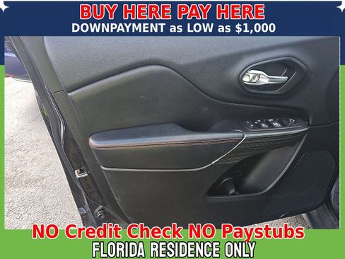 Used 2015 Jeep Cherokee Sport w/ Sport Appearance Group image 9