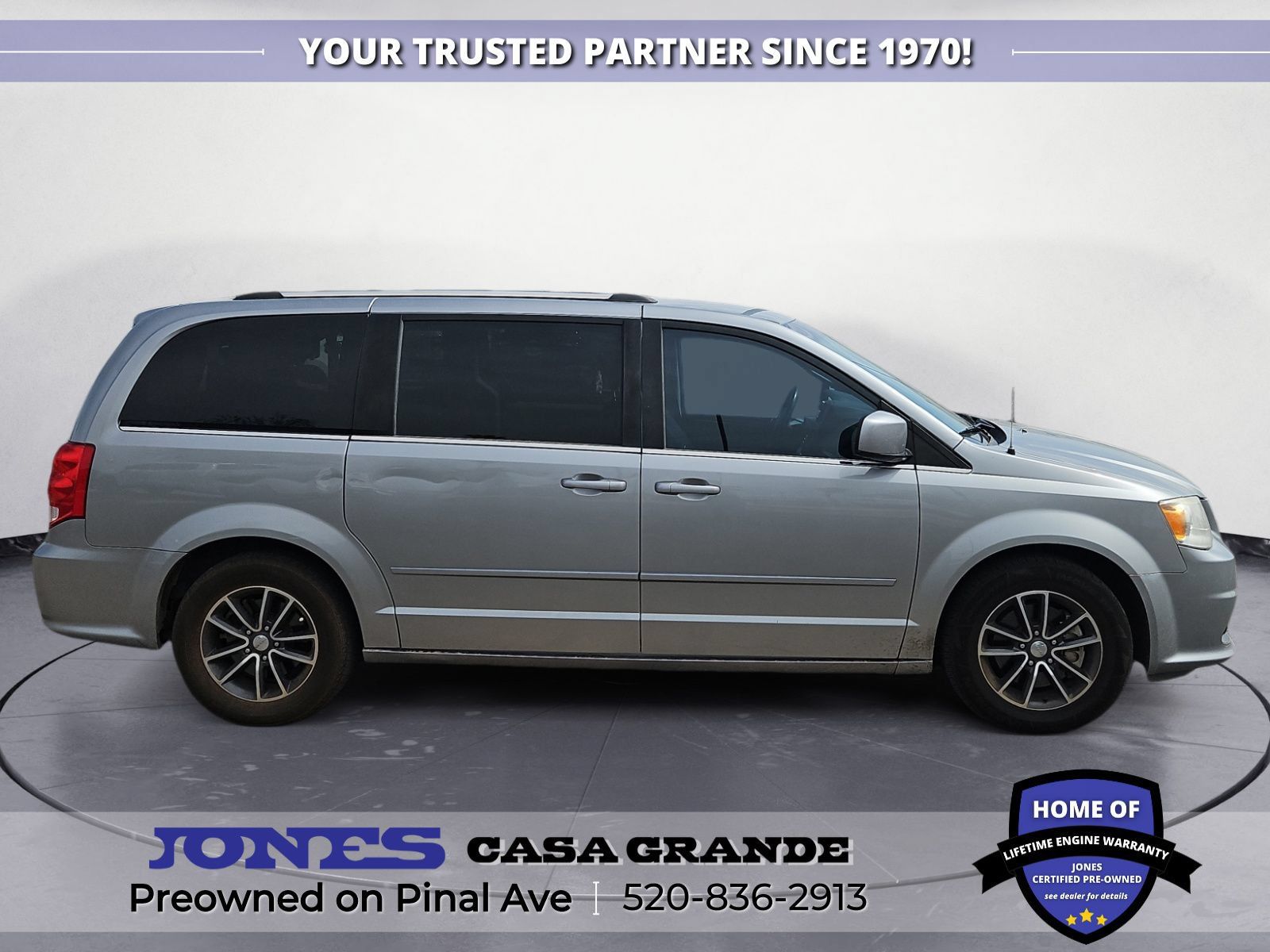 Used 2017 Dodge Grand Caravan SXT FWD image 6