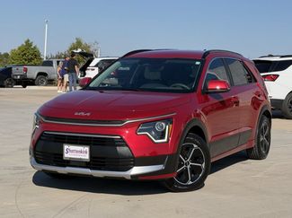 Used 2024 Kia Niro EX FWD video 2