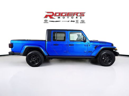 Certified 2021 Jeep Gladiator Willys image 9