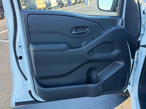 New 2026 Nissan Frontier SV image 12