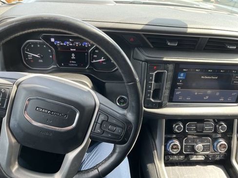 Used 2021 GMC Yukon Denali w/ Denali Premium Package AWD/4WD image 8