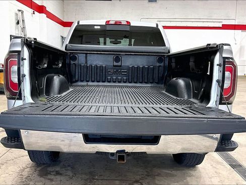 Used 2018 GMC Sierra 1500 SLT w/ SLT Premium Package image 17