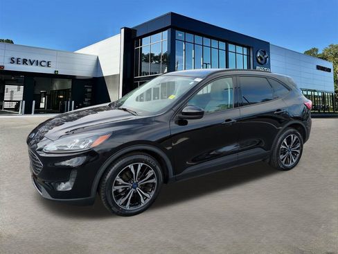Used 2022 Ford Escape SE w/ SE Sport Appearance Package image 8